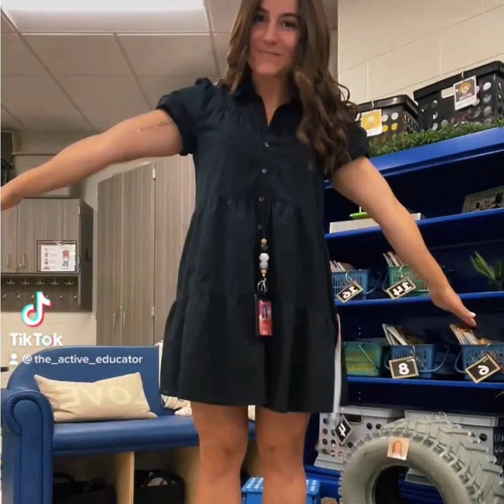 Short sleeve tiered Abercrombie and fitch dress